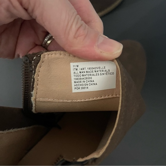 Draper James Elle Black Ankle Booties with Sleek Design - Picture 6 of 7